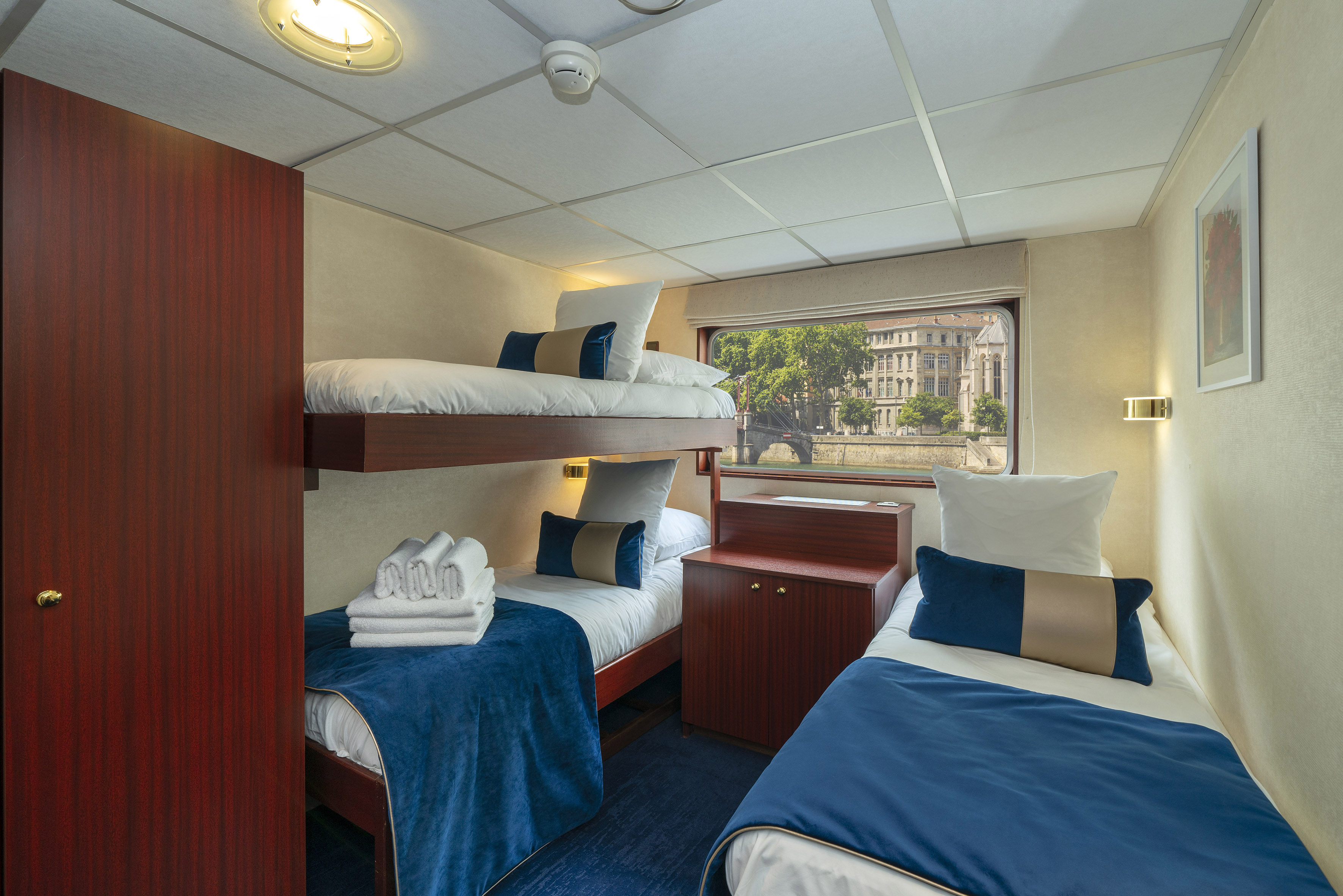 CroisiEurope MS Mistral Triple Cabin.jpg